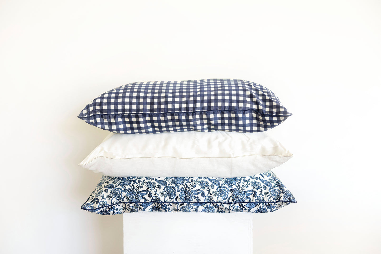 Blue & White Floral 2.0 - Luxury Silk Pillowcase