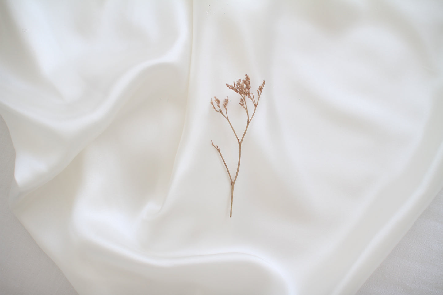 White - Luxury Silk Pillowcase