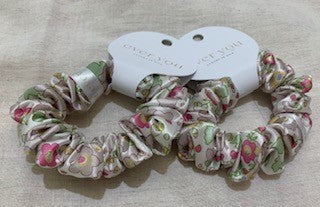 Medium Silk Scrunchie