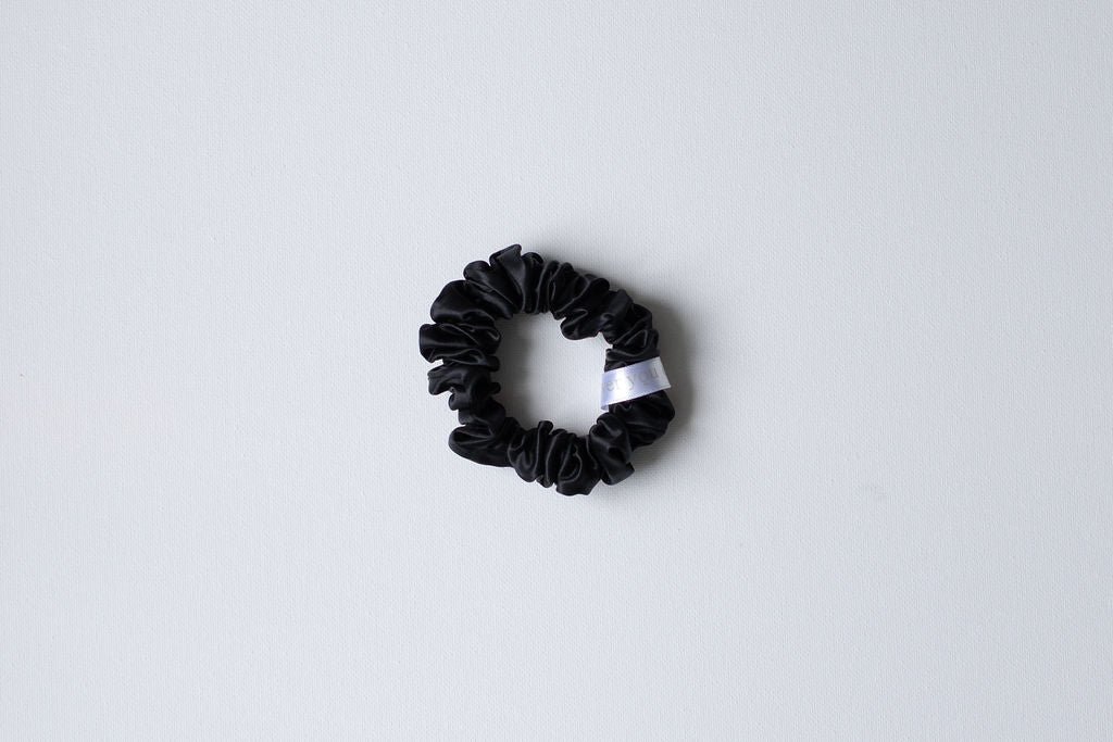 Medium Silk Scrunchie