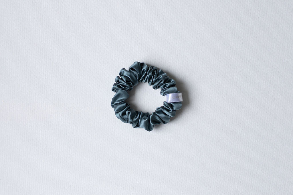 Medium Silk Scrunchie