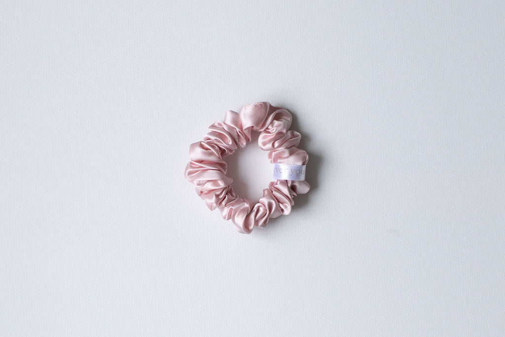 Medium Silk Scrunchie