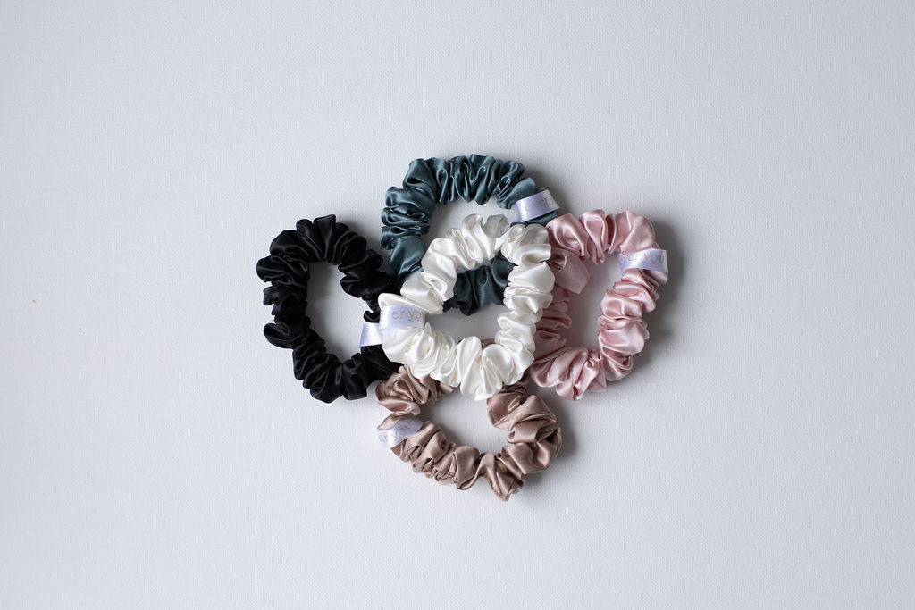 Medium Silk Scrunchie