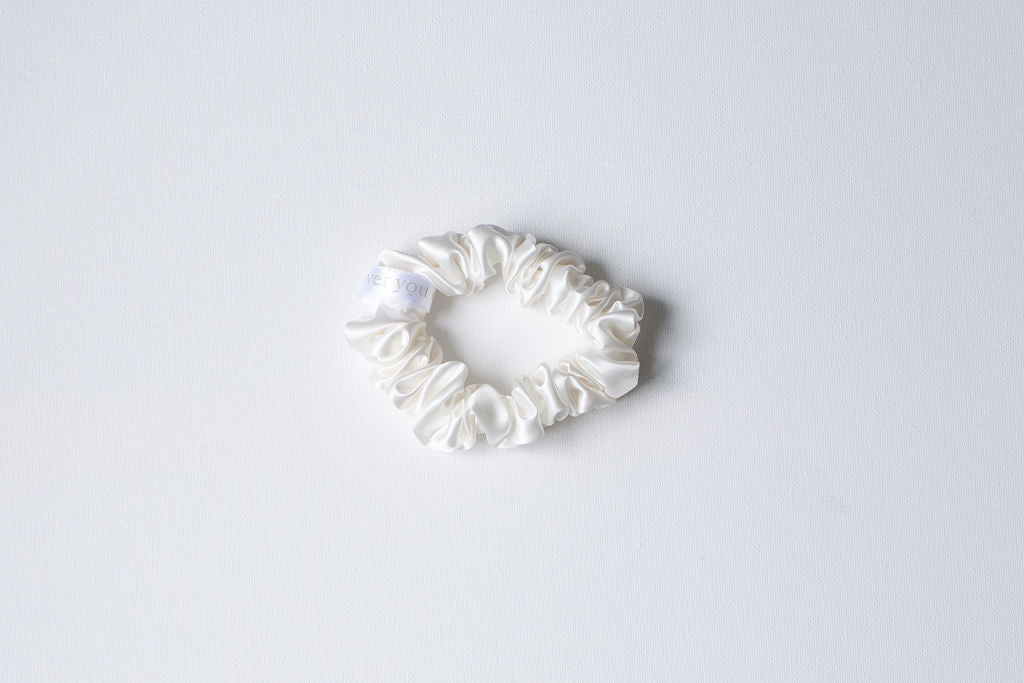 Medium Silk Scrunchie