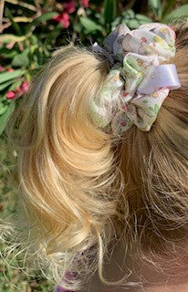Medium Silk Scrunchie
